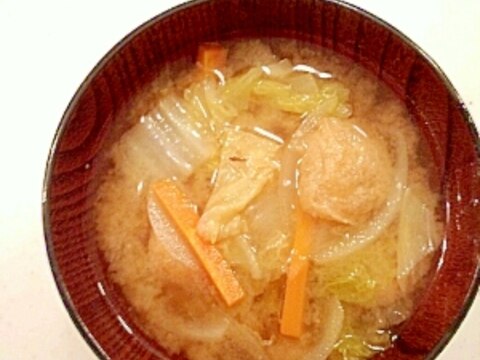 玉ねぎと白菜・人参のお味噌汁